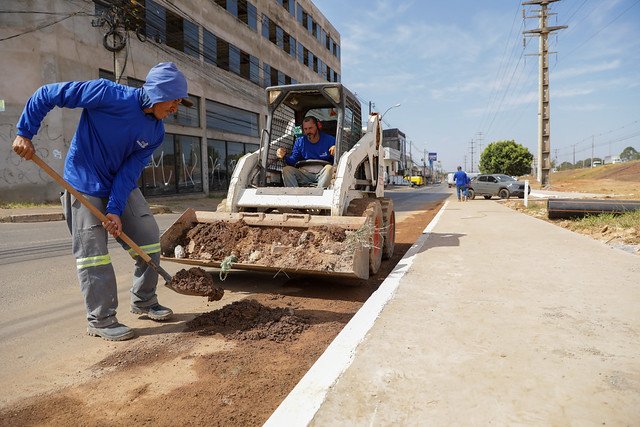 02/09/2024 - Áreas de Desenvolvimento Econômico ganham calçadas com investimento de cerca de R$ 26 milhões