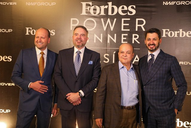 04/09/2024 - Governador celebra a escolha de Brasília para o início da regionalização da revista Forbes